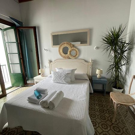 Dona Lola Rooms Conil De La Frontera Exteriör bild